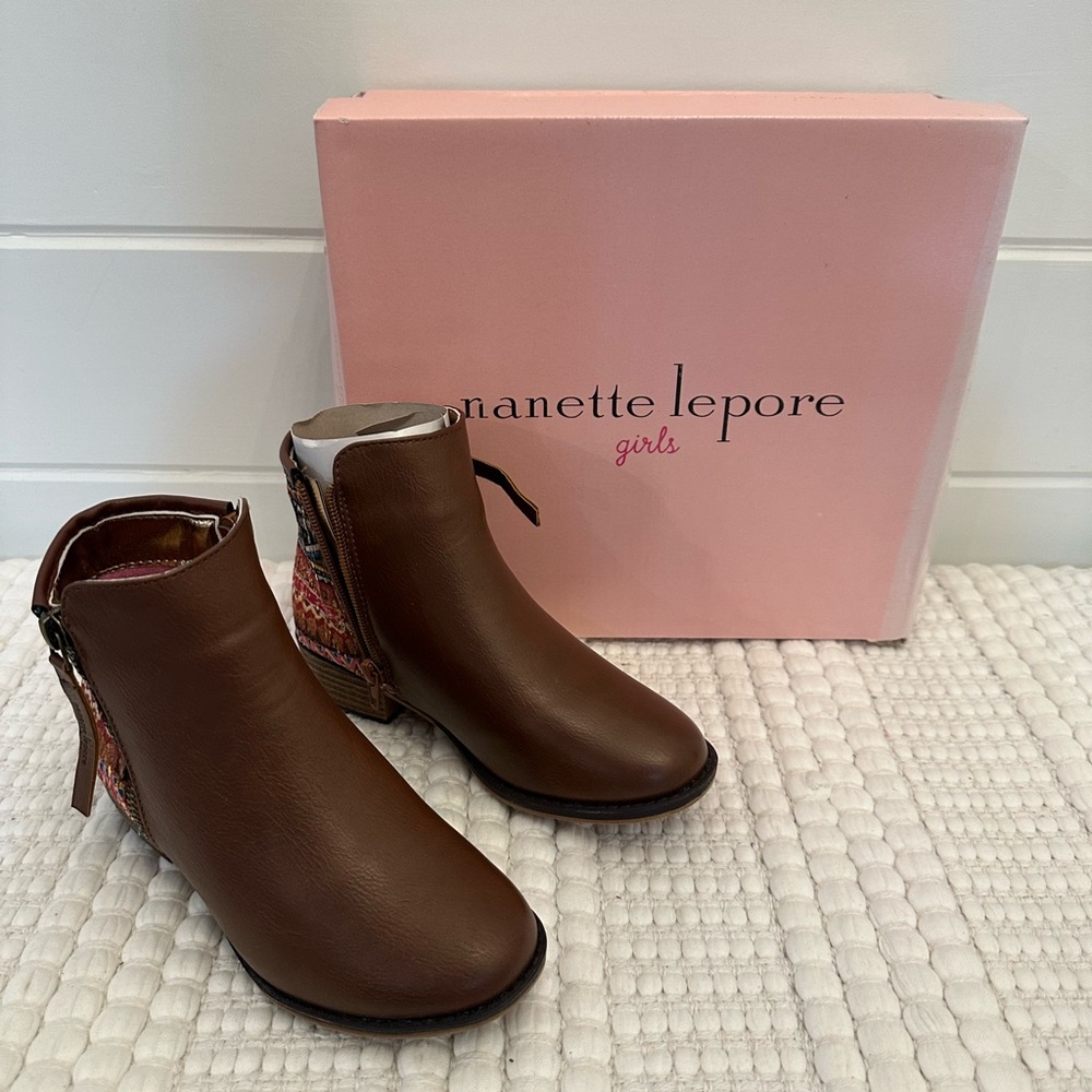 Nanette Lepore Girls Embroidered Short Boot Size 13